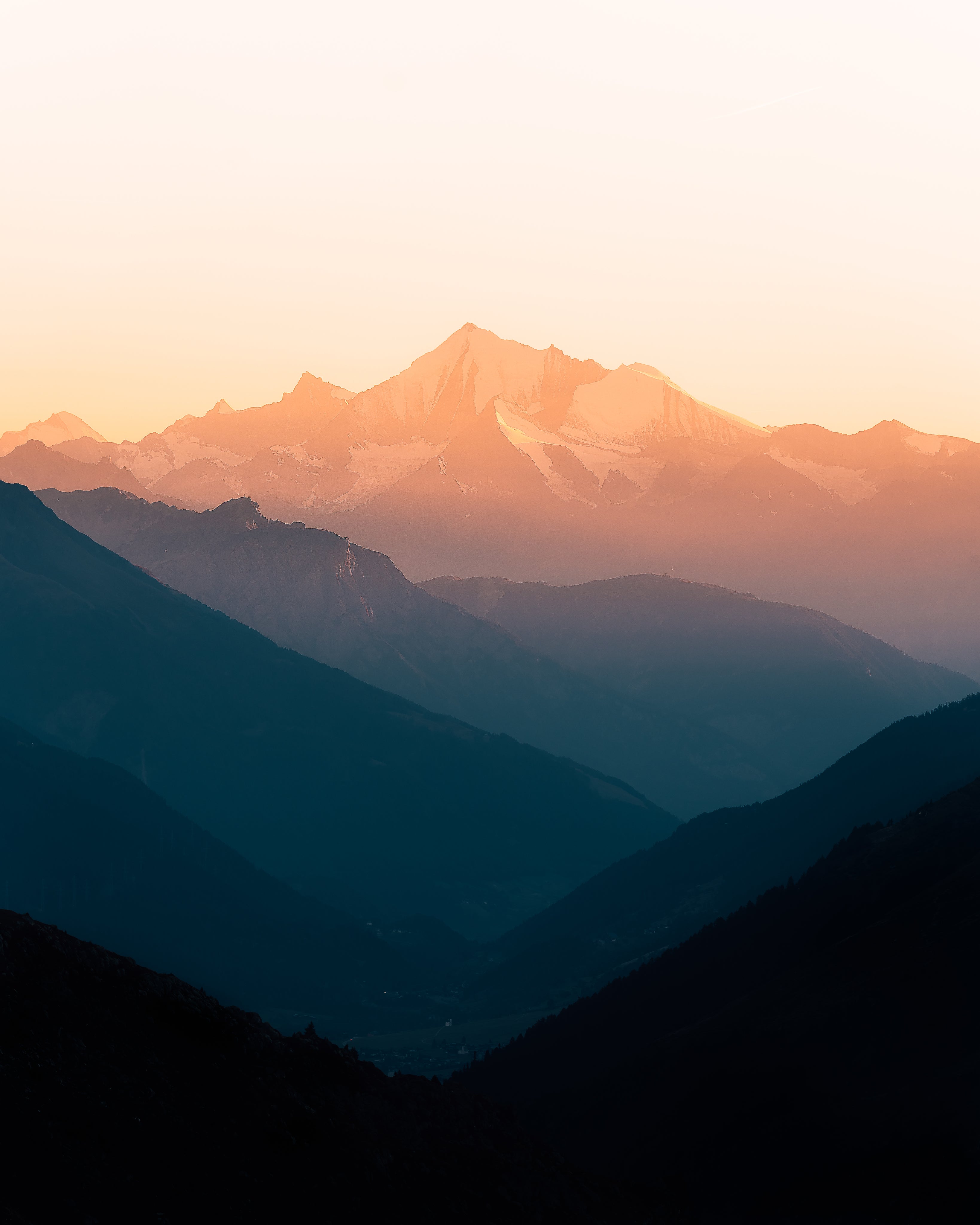 misty-mountain-ranges-at-sunrise.jpg